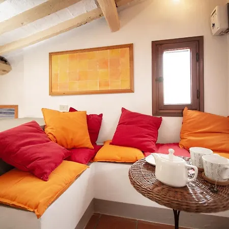 La Mansarda Di Roby Apartment *